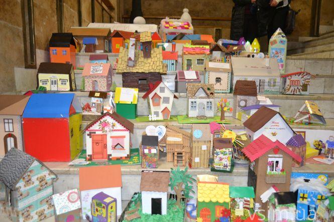 Іграшкові будиночки та дитячі фото: яким був форум для сиріт у Хмельницькому (ФОТО, ВІДЕО), фото №13 на сайті vsim.ua