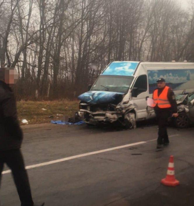 Новини Хмельницького - фото з Страшна ДТП з мікроавтобусом під Дунаївцями: 2 людей загинуло на місці, ще 12 у лікарні (ФОТО, ВІДЕО) Страшна ДТП з мікроавтобусом під Дунаївцями: 2 людей загинуло на місці, ще 12 у лікарні (ФОТО, ВІДЕО), фото №1 на сайті vsim.ua