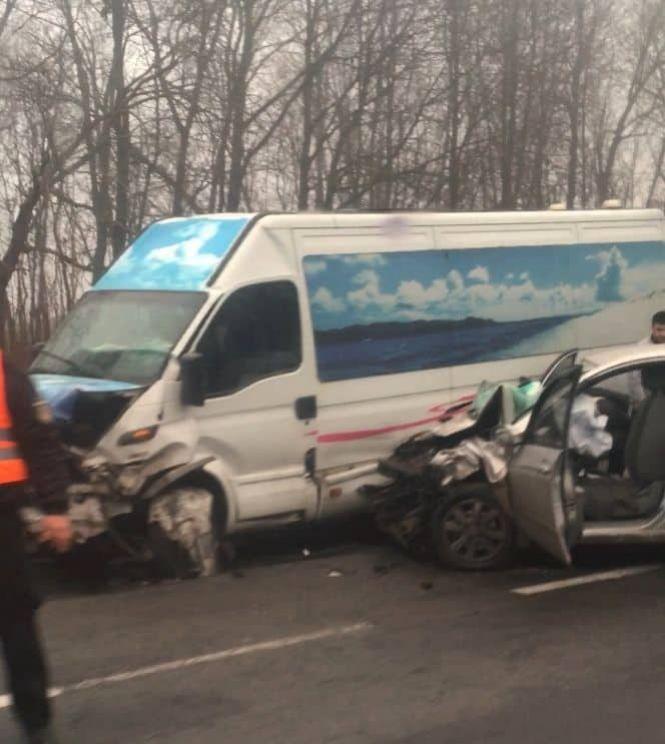Новини Хмельницького - фото з Страшна ДТП з мікроавтобусом під Дунаївцями: 2 людей загинуло на місці, ще 12 у лікарні (ФОТО, ВІДЕО) Страшна ДТП з мікроавтобусом під Дунаївцями: 2 людей загинуло на місці, ще 12 у лікарні (ФОТО, ВІДЕО), фото №2 на сайті vsim.ua