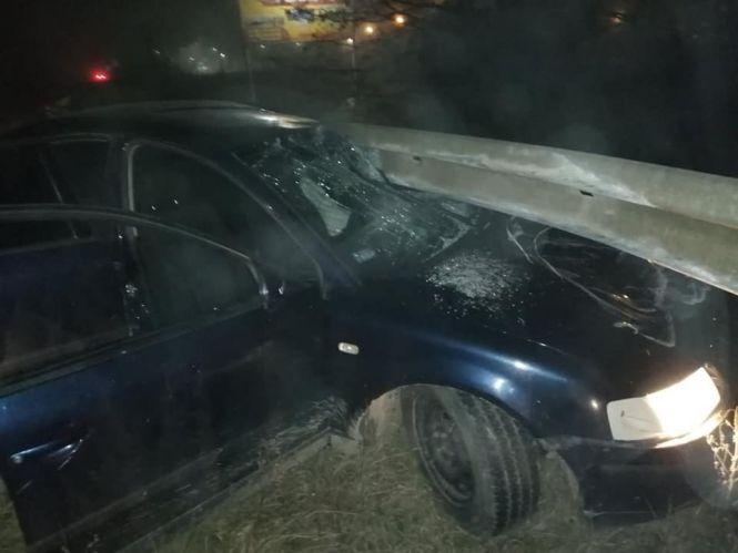 На об’їзній Бучача ДТП. Легківка влетіла під огорожу, фото №1 на сайті 20minut.ua