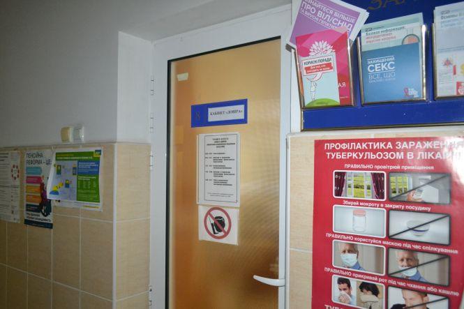 Майже тисяча хмельничан ВІЛ-інфіковані. Де безкоштовно і анонімно здати аналіз, фото №3 на сайті vsim.ua