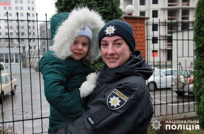 Новини Хмельницького - фото з Плюс 16: у Хмельницькому нові полісмени склали присягу (ФОТО)