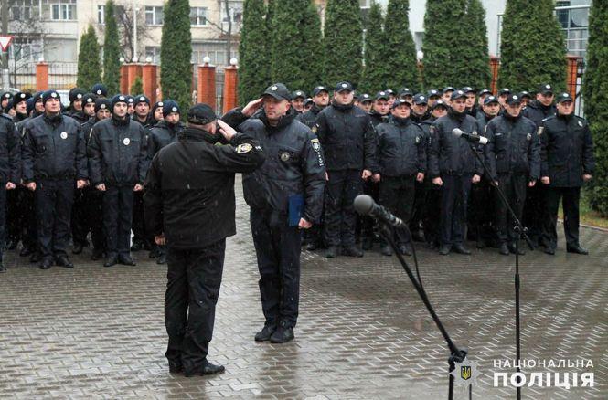 Новини Хмельницького - фото з Плюс 16: у Хмельницькому нові полісмени склали присягу (ФОТО)
