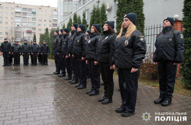 Новини Хмельницького - фото з Плюс 16: у Хмельницькому нові полісмени склали присягу (ФОТО)