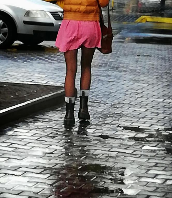 Новини Хмельницького - фото з Хмельничанин фотографує ноги незнайомців та викладає їх у соцмережі Хмельничанин фотографує ноги незнайомців та викладає їх у соцмережі, фото №4 на сайті vsim.ua