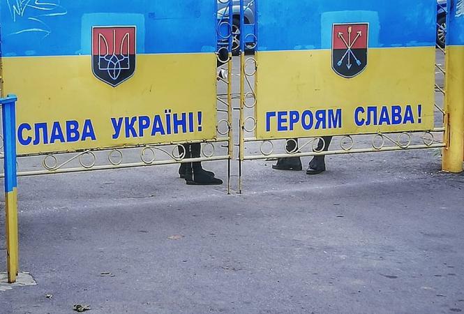 Новини Хмельницького - фото з Хмельничанин фотографує ноги незнайомців та викладає їх у соцмережі Світлина від Sergiy Aniskov.