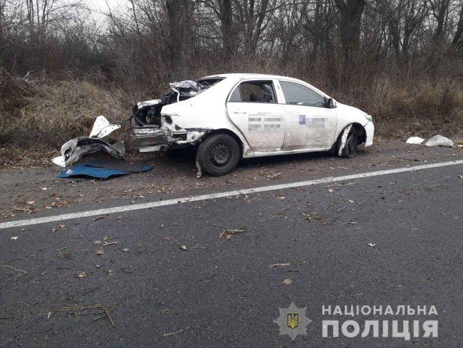 Новини Вінниці - фото з Ожеледиця на Вінниччині: Toyota Corolla злетіла з траси та врізалась у дерево Ожеледиця на Вінниччині: Toyota Corolla злетіла з траси та врізалась у дерево, фото №1 на сайті 20minut.ua