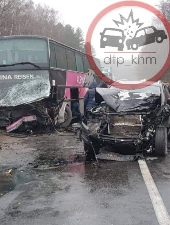 На Хмельниччині зіткнулися рейсовий автобус та два легковики: є постраждалі (ФОТО, ВІДЕО), фото №5 на сайті vsim.ua