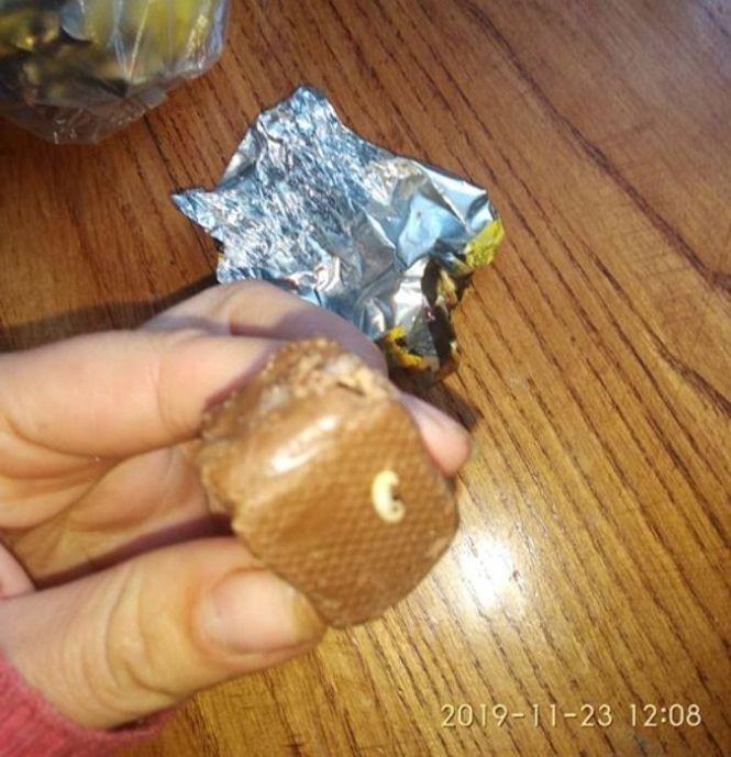 Новини Козятина - фото з «М’ясні цукерки»: козятинчанка купила солодощі з хробаками. Що кажуть юристи? «М’ясні цукерки»: козятинчанка купила солодощі з хробаками. Що кажуть юристи?, фото №1 на сайті 20minut.ua