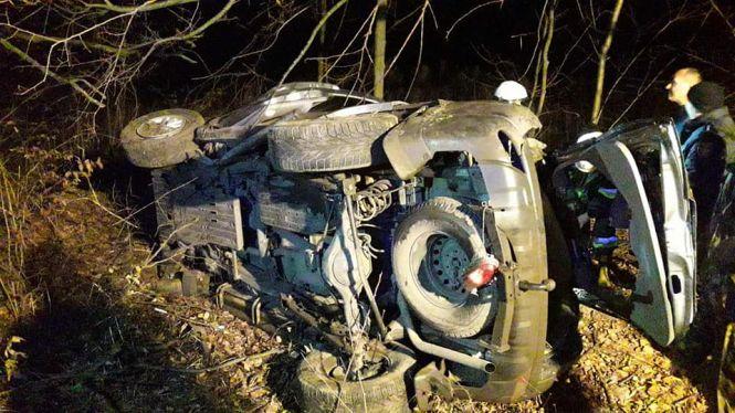 Новини Вінниці - фото з ДТП біля Літина: водій на Mitsubishi Pajero злетів у кювет. Пасажирку вирізали рятувальники ДТП біля Літина: водій на Mitsubishi Pajero злетів у кювет. Пасажирку вирізали рятувальники, фото №3 на сайті 20minut.ua