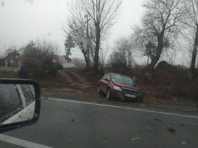 Зіткнення «лоб у лоб» у Смиківцях: двоє людей у лікарні, фото №1 на сайті 20minut.ua