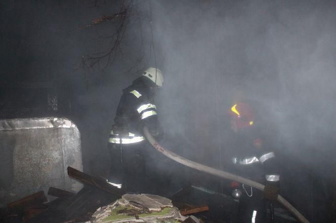 Новини Хмельницького - фото з У центрі Старокостянтинова сталася масштабна пожежа: евакуювали два десятка людей (ФОТО, ВІДЕО) У центрі Старокостянтинова сталася масштабна пожежа: евакуювали два десятка людей (ФОТО, ВІДЕО), фото №2 на сайті vsim.ua