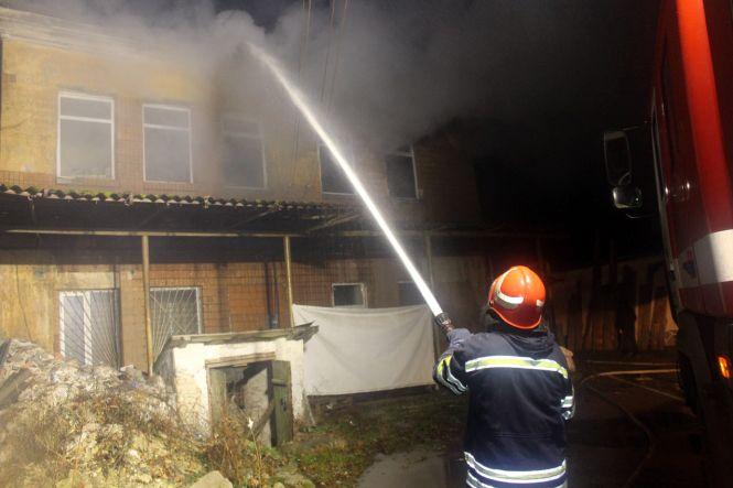 Новини Хмельницького - фото з У центрі Старокостянтинова сталася масштабна пожежа: евакуювали два десятка людей (ФОТО, ВІДЕО) У центрі Старокостянтинова сталася масштабна пожежа: евакуювали два десятка людей (ФОТО, ВІДЕО), фото №3 на сайті vsim.ua