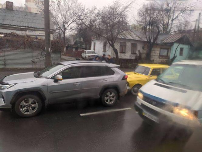 Новини Хмельницького - фото з Ранкова ДТП на Свободи: "Москвич" влетів у "Toyota" (ФОТО) Ранкова ДТП на Свободи: "Москвич" влетів у "Toyota" (ФОТО), фото №1 на сайті vsim.ua