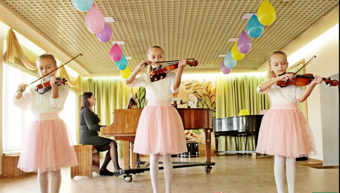 Новини Козятина - фото з «Свято першокласника» в музичній школі: родину поповнило 80 учнів «Свято першокласника» в музичній школі: родину поповнило 80 учнів, фото №1 на сайті 20minut.ua