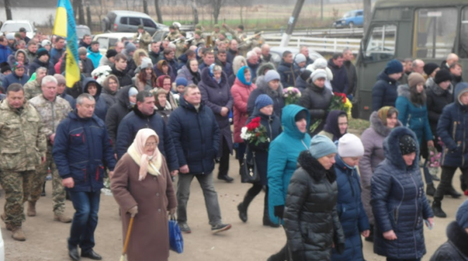 Новини Хмельницького - фото з На Хмельниччині поховали загиблого на Сході 24-річного Богдана Шацького На Хмельниччині поховали загиблого на Сході 24-річного Богдана Шацького, фото №5 на сайті vsim.ua