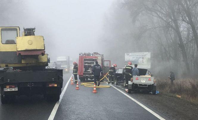 Новини Тернополя - фото з На виїзді з Тернополя загорівся автомобіль На виїзді з Тернополя загорівся автомобіль, фото №1 на сайті 20minut.ua