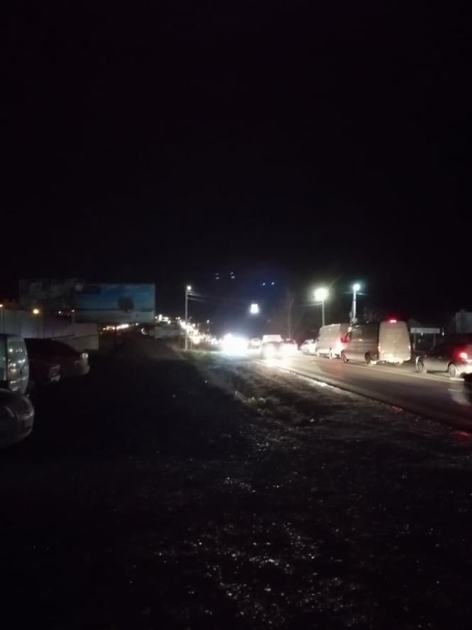 Новини Тернополя - фото з Біля ТРЦ "Подоляни" - аварія. Є швидка та поліція Біля ТРЦ "Подоляни" - аварія. Є швидка та поліція, фото №1 на сайті 20minut.ua