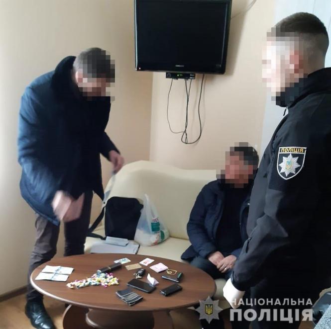 Новини Хмельницького - фото з На Хмельниччині затримали зловмисників, які вимагали гроші в підприємця На Хмельниччині затримали зловмисників, які вимагали гроші в підприємця, фото №4 на сайті vsim.ua