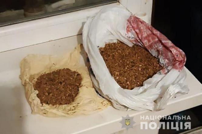 Новини Хмельницького - фото з У Хмельницькому викрили нарколабораторію в квартирі У Хмельницькому викрили нарколабораторію в квартирі, фото №2 на сайті vsim.ua