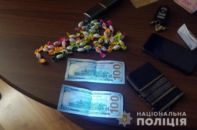 Новини Хмельницького - фото з На Хмельниччині затримали зловмисників, які вимагали гроші в підприємця На Хмельниччині затримали зловмисників, які вимагали гроші в підприємця, фото №2 на сайті vsim.ua