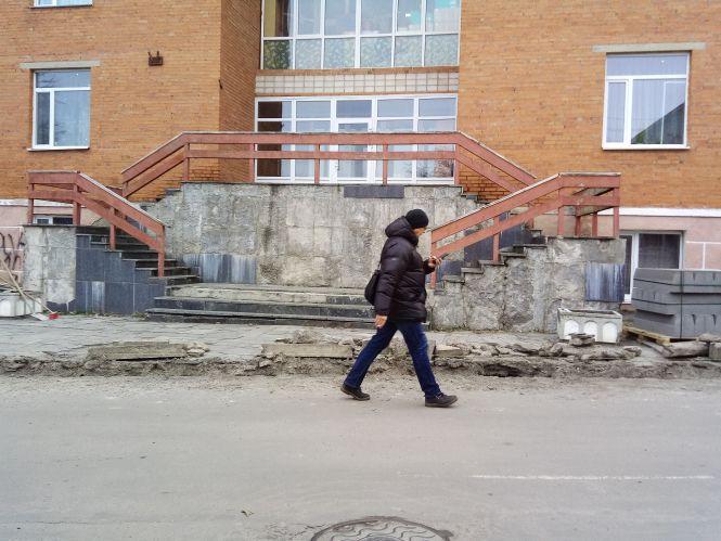 Новини Козятина - фото з У центрі міста оновлюють бордюр У центрі міста оновлюють бордюр, фото №2 на сайті 20minut.ua