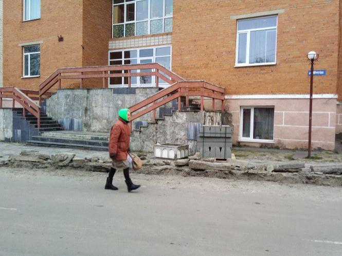 Новини Козятина - фото з У центрі міста оновлюють бордюр У центрі міста оновлюють бордюр, фото №1 на сайті 20minut.ua