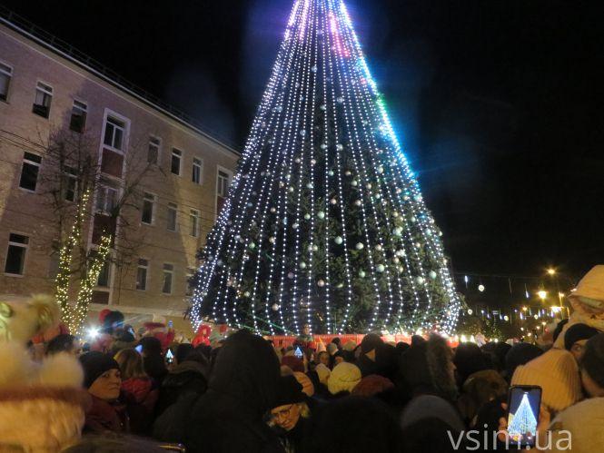 Новини Хмельницького - фото з У Хмельницькому «запалили» новорічну ялинку (ФОТО, ВІДЕО) У Хмельницькому «запалили» новорічну ялинку (ФОТО, ВІДЕО), фото №2 на сайті vsim.ua