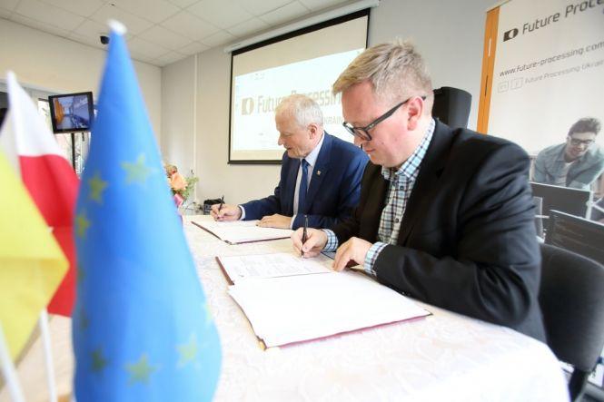 Новини Тернополя - фото з У Тернополі відкрили представництво Польсько-української господарчої палати У Тернополі відкрили представництво Польсько-української господарчої палати, фото №1 на сайті 20minut.ua