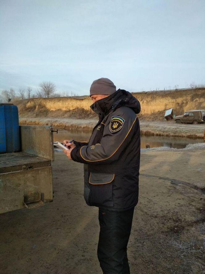 У Бердичівське водосховище випустили 600 тонн білого амура, фото №2 на сайті 20minut.ua