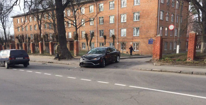 Новини Вінниці - фото з На Маяковського в ДТП потрапила маршрутка. Є постраждалі На Маяковського в ДТП потрапила маршрутка. Є постраждалі, фото №1 на сайті 20minut.ua