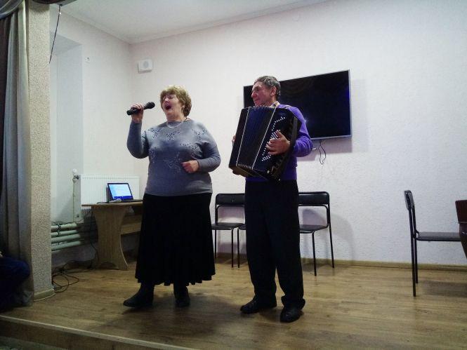 Новини Козятина - фото з Юний «Дзідзьо», народні пісні і сучасні танці. У терцентрі провели концерт Юний «Дзідзьо», народні пісні і сучасні танці. У терцентрі провели концерт, фото №4 на сайті 20minut.ua