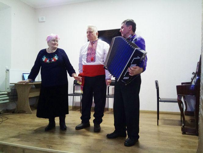 Новини Козятина - фото з Юний «Дзідзьо», народні пісні і сучасні танці. У терцентрі провели концерт Юний «Дзідзьо», народні пісні і сучасні танці. У терцентрі провели концерт, фото №3 на сайті 20minut.ua