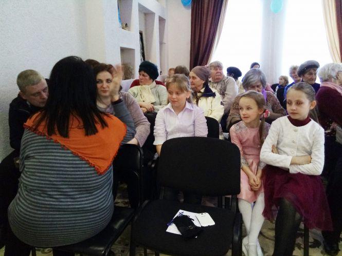 Новини Козятина - фото з Юний «Дзідзьо», народні пісні і сучасні танці. У терцентрі провели концерт Юний «Дзідзьо», народні пісні і сучасні танці. У терцентрі провели концерт, фото №11 на сайті 20minut.ua