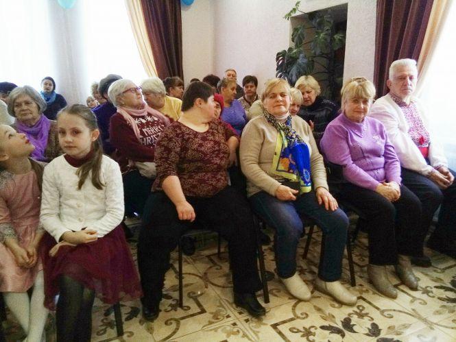 Новини Козятина - фото з Юний «Дзідзьо», народні пісні і сучасні танці. У терцентрі провели концерт Юний «Дзідзьо», народні пісні і сучасні танці. У терцентрі провели концерт, фото №10 на сайті 20minut.ua