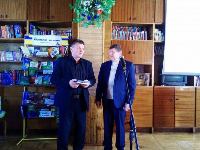 Новини Козятина - фото з «Стежками Тимка Падури»: як знахідка на кладовищі вилилася у велике дослідження «Стежками Тимка Падури»: як знахідка на кладовищі вилилася у велике дослідження, фото №10 на сайті 20minut.ua