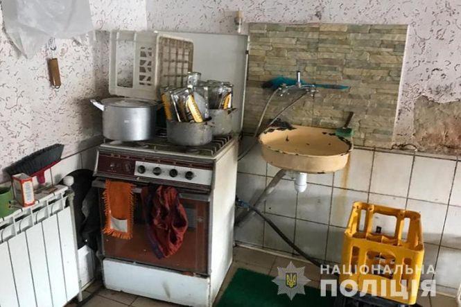 Підпільний цех з виготовлення горілки та підробки цигарок викрили на Тернопільщині, фото №1 на сайті 20minut.ua