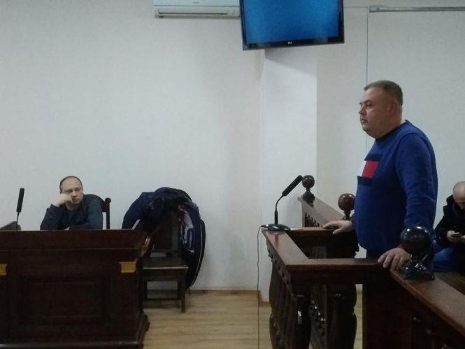 Новини Тернополя - фото з Суд змінив запобіжний захід підприємцю, якого підозрюють у вимаганні 25000 доларів і прав на квартири Суд змінив запобіжний захід підприємцю, якого підозрюють у вимаганні 25000 доларів і прав на квартири, фото №1 на сайті 20minut.ua
