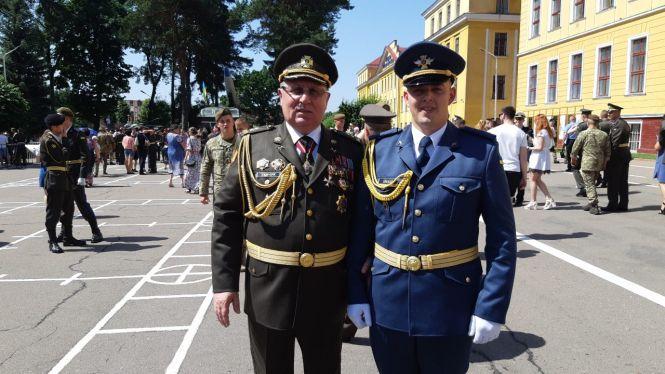 Новини Вінниці - фото з Три бойові історії вінничан: граната в БТР, «Дика качка» на Зеніті, несподівана зустріч на «нулі» Три бойові історії вінничан: граната в БТР, «Дика качка» на Зеніті, несподівана зустріч на «нулі», фото №4 на сайті 20minut.ua