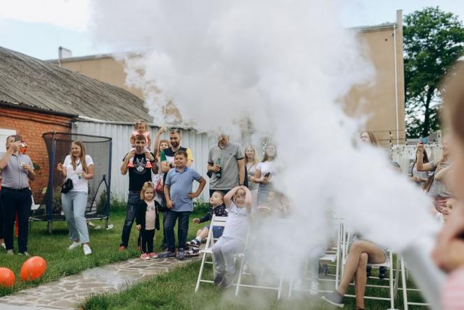 Криміналіст на пенсії створив унікальне хімічне шоу (Новини компаній), фото №4 на сайті 20minut.ua