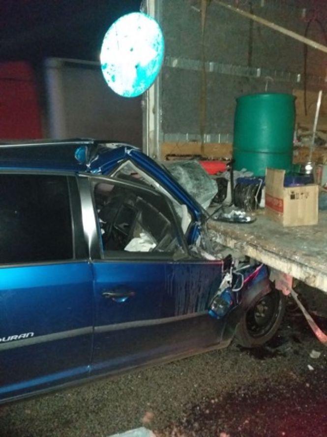 Новини Вінниці - фото з У Вінницькому районі одесит на Volkswagen «наздогнав» вантажний Mercedes У Вінницькому районі одесит на Volkswagen «наздогнав» вантажний Mercedes, фото №1 на сайті 20minut.ua