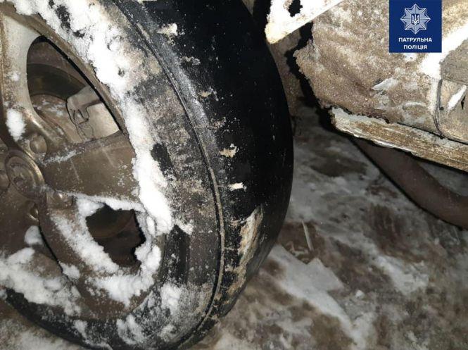 Новини Тернополя - фото з Ожеледиця і снігопади: як «вижити» водіям на зимовій трасі і що мати в машині