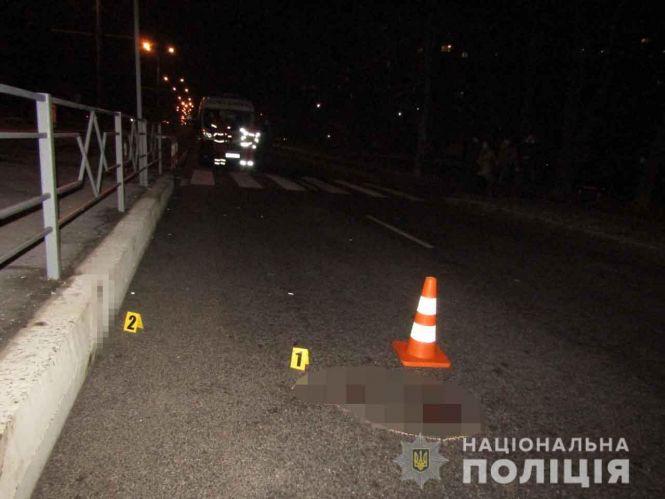 Новини Вінниці - фото з На Стельмаха водійка на Skoda збила насмерть жінку. Шукають свідків аварії На Стельмаха водійка на Skoda збила насмерть жінку. Шукають свідків аварії, фото №2 на сайті 20minut.ua