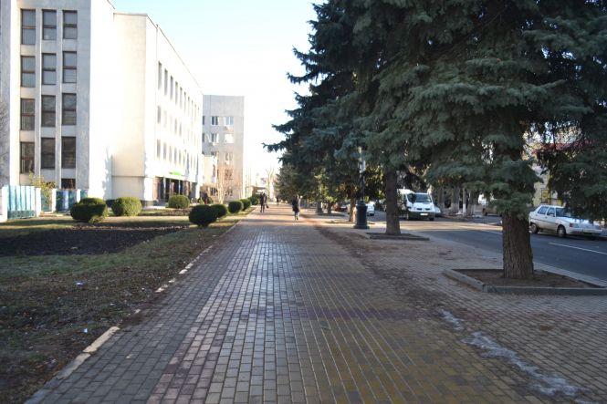 Новини Хмельницького - фото з Присмак маєтку і нічного шоу: історія жовто-білої будівлі на Володимирській Присмак маєтку і нічного шоу: історія жовто-білої будівлі на Володимирській, фото №1 на сайті vsim.ua