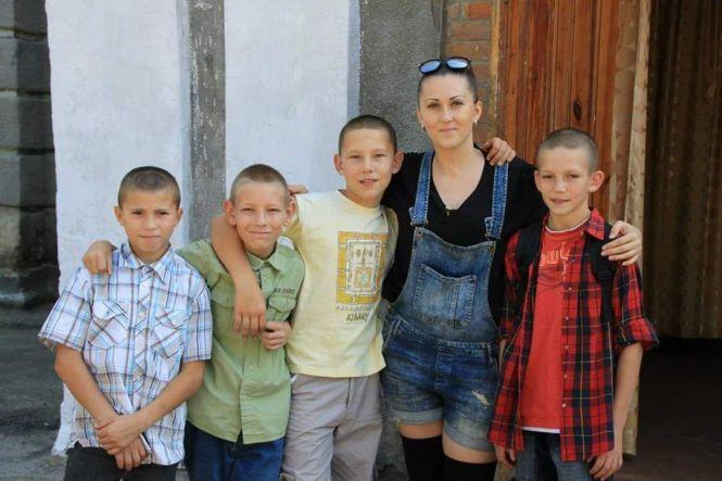 «Дітям потрібен був голос, і я ним стала» — організаторка благодійного проекту «Крило Фенікса», фото №9 на сайті 20minut.ua