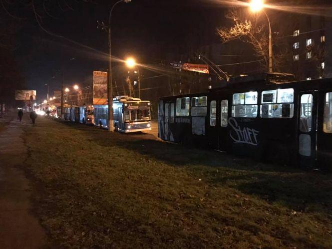Новини Хмельницького - фото з На Тернопільській автомобіль збив пішохода На Тернопільській автомобіль збив пішохода, фото №1 на сайті vsim.ua