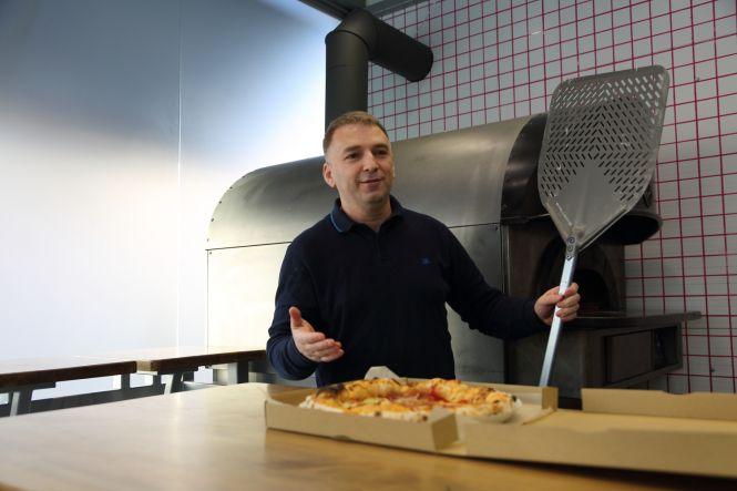 Новини Тернополя - фото з Jolly – справжня італійська піца в самому центрі Тернополя (новини компаній) Власник піцерії Василь Ласій