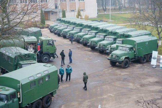 Новини Вінниці - фото з Вінницьке ноу-хау: на 45 заводі створили паливозаправник для літаків Вінницьке ноу-хау: на 45 заводі створили паливозаправник для літаків, фото №1 на сайті 20minut.ua