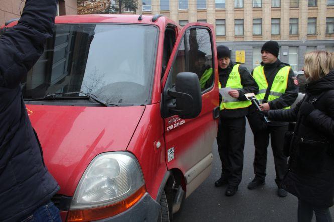 Новини Вінниці - фото з Поки без штрафів. Запустили службу, яка має навести лад на парковках Поки без штрафів. Запустили службу, яка має навести лад на парковках, фото №11 на сайті 20minut.ua