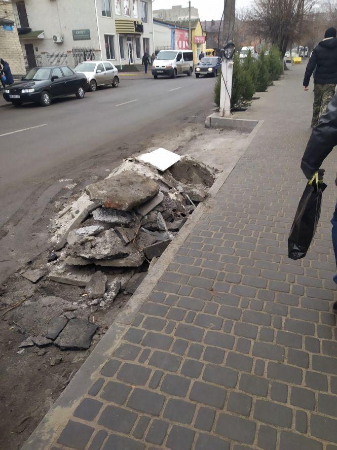 Козятин у світлинах: нові тротуари та старе сміття, фото №3 на сайті 20minut.ua